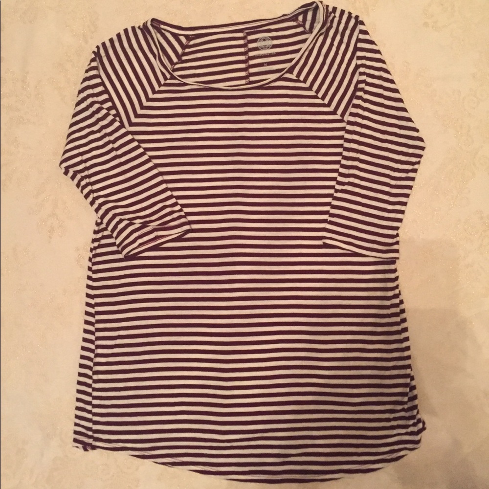 Maroon and white stripped mid sleeve shirt